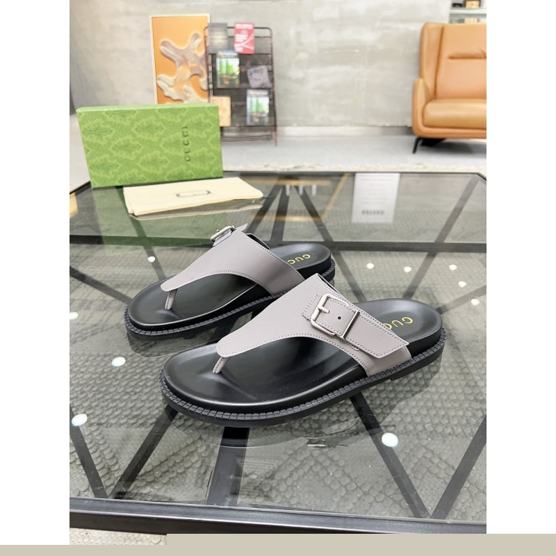 G*u*i slippers